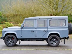 Land Rover-Defender-2