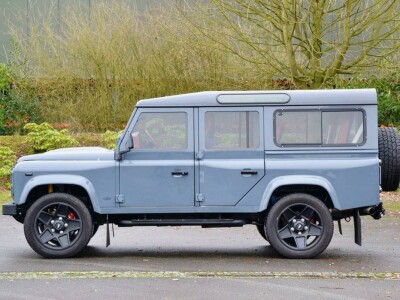 Land Rover-Defender-2