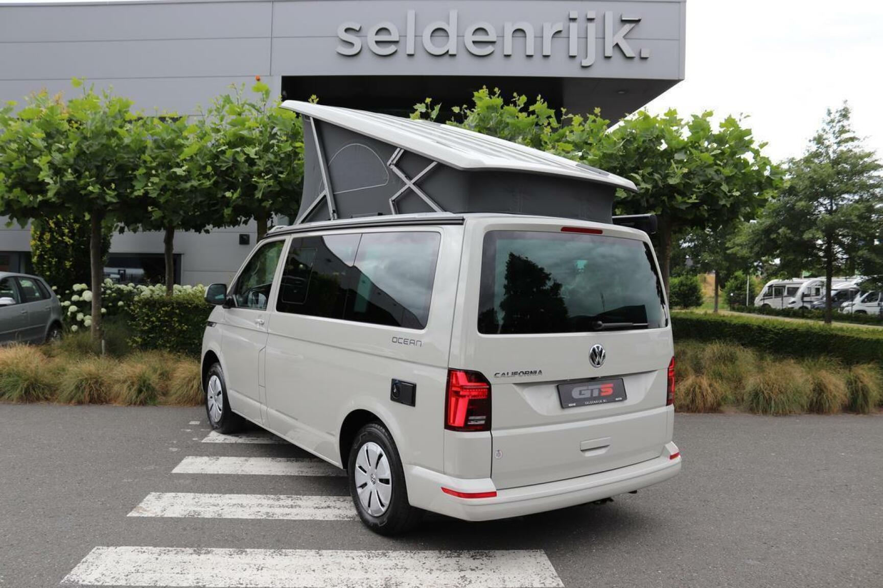 Volkswagen-TRANSPORTER California-54