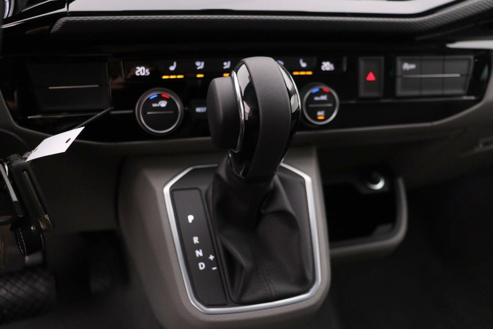Volkswagen-TRANSPORTER California-10