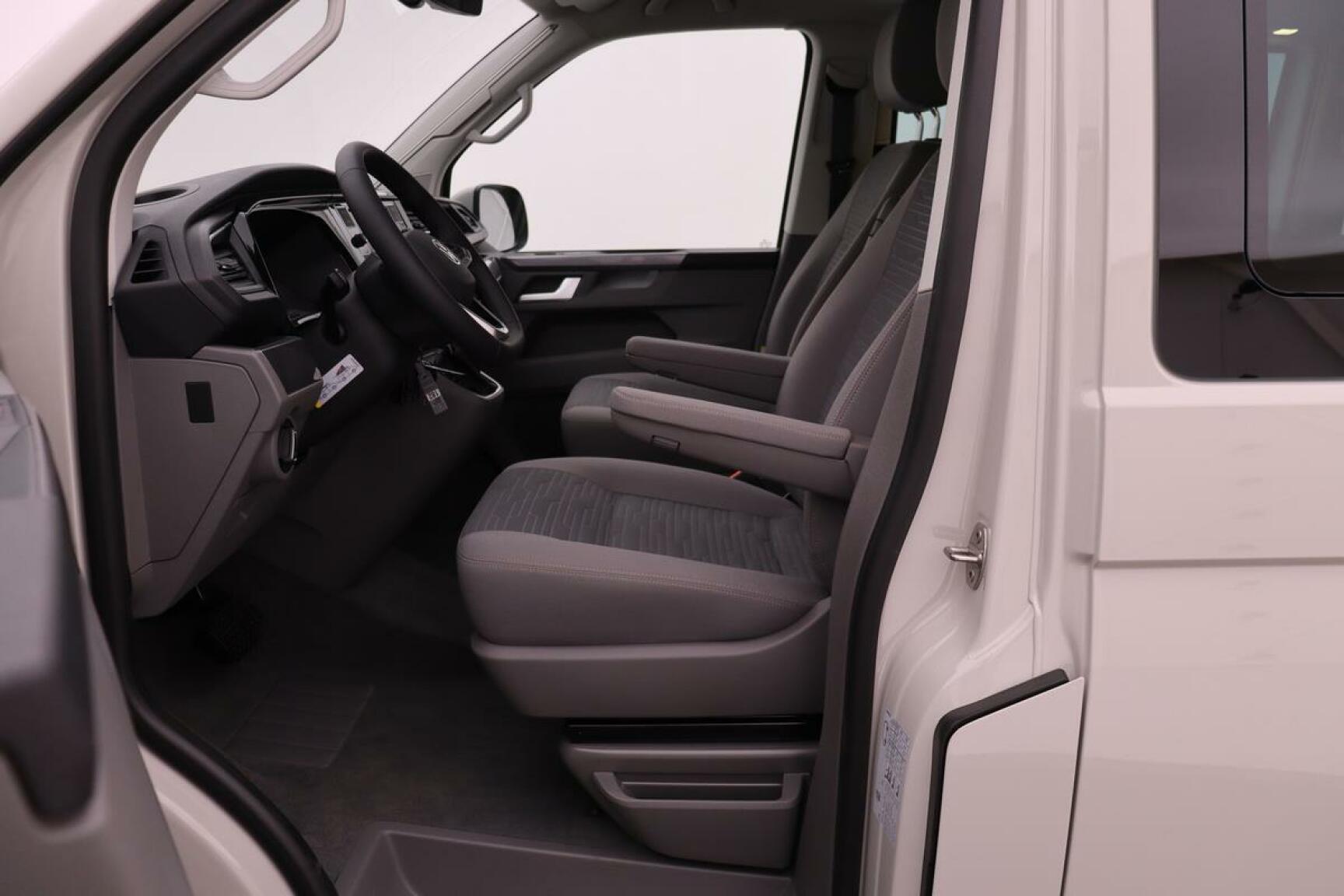 Volkswagen-TRANSPORTER California-17