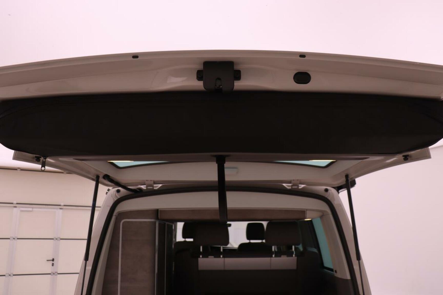 Volkswagen-Camper-37