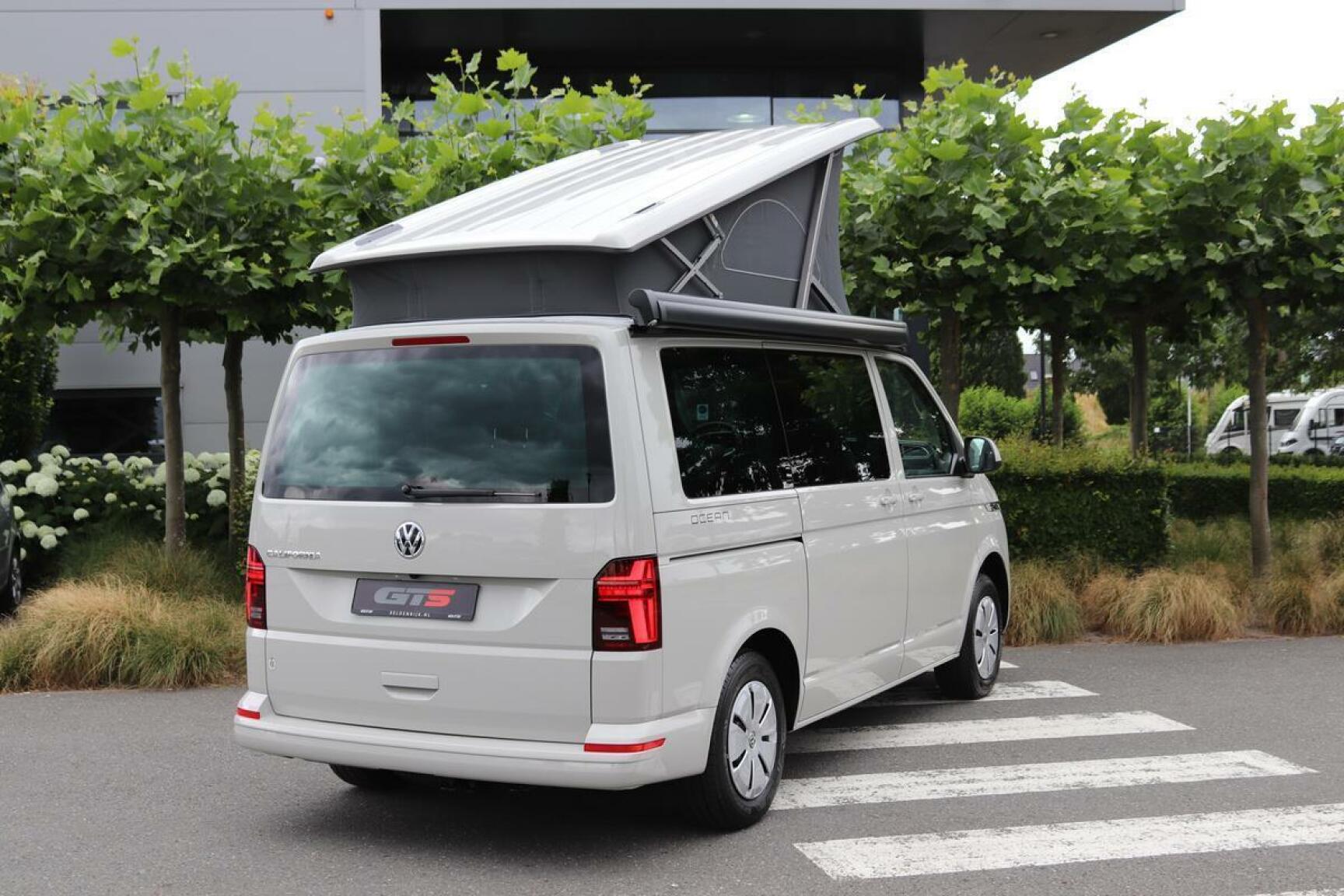 Volkswagen-TRANSPORTER California-1