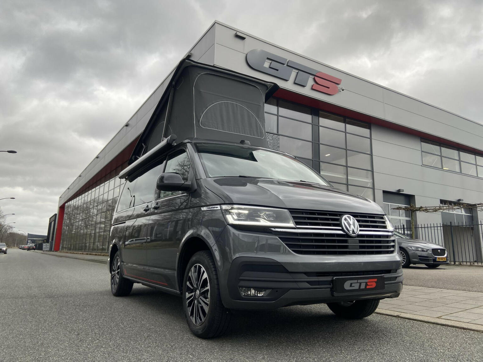 Volkswagen-TRANSPORTER California-94