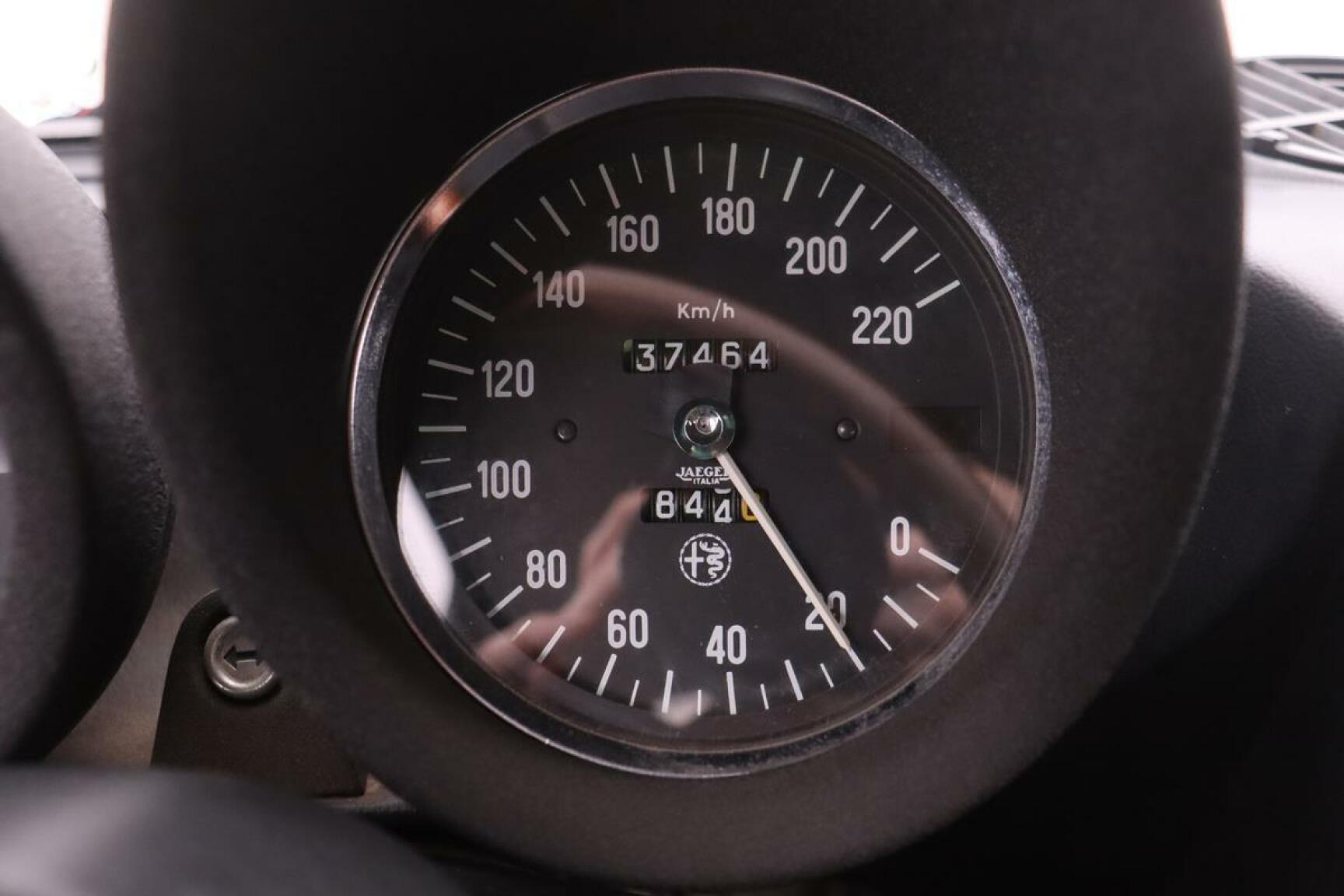 Alfa Romeo-Spider-4